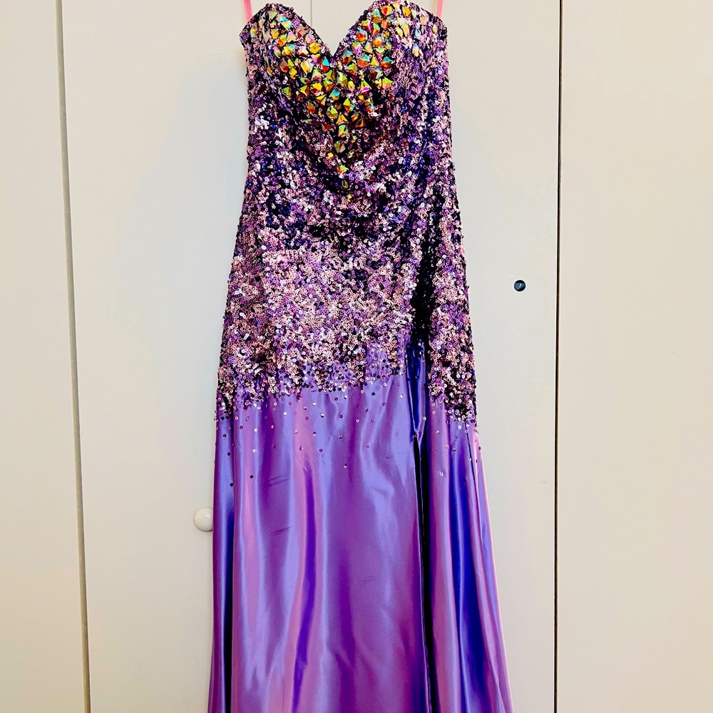 Formal dress “Blush Prom” great for party and gala night.color is lilac purple.